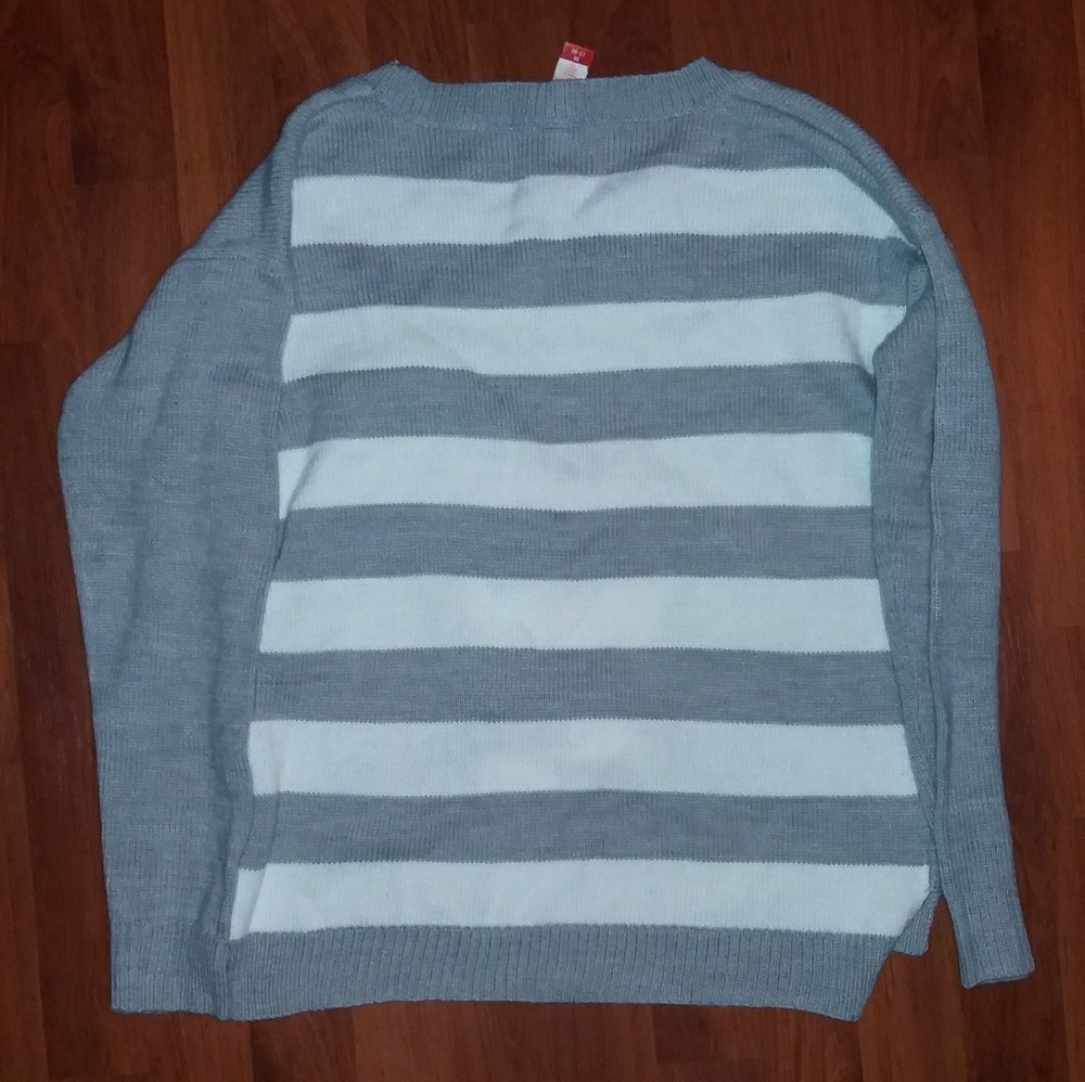 Sweater - Picture 2 of 2